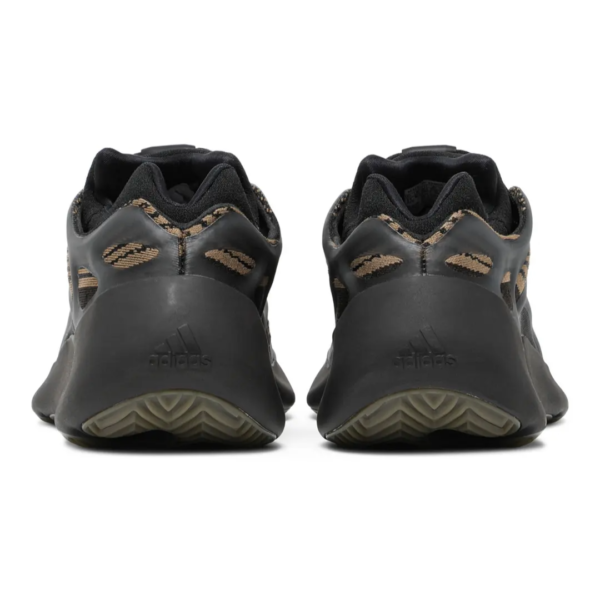 Yeezy 700 V3 ‘Clay Brown’