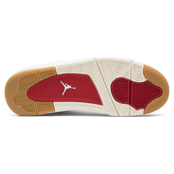 ﻿Levi's x Air Jordan 4 White Denim